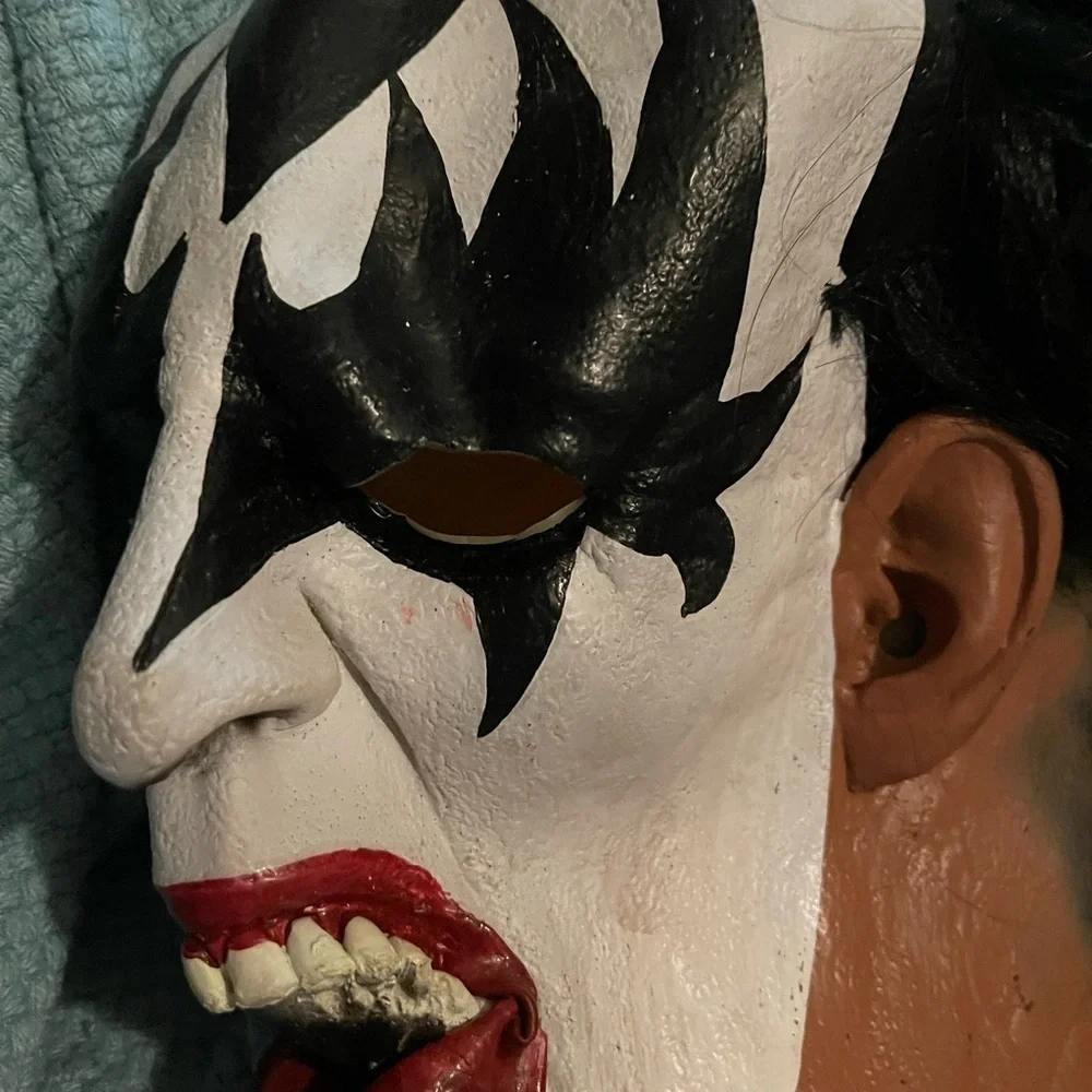 Gene Simmons KISS  Rubber  Pull Over Mask W Hair 1996 KISS    Paper Magic Group